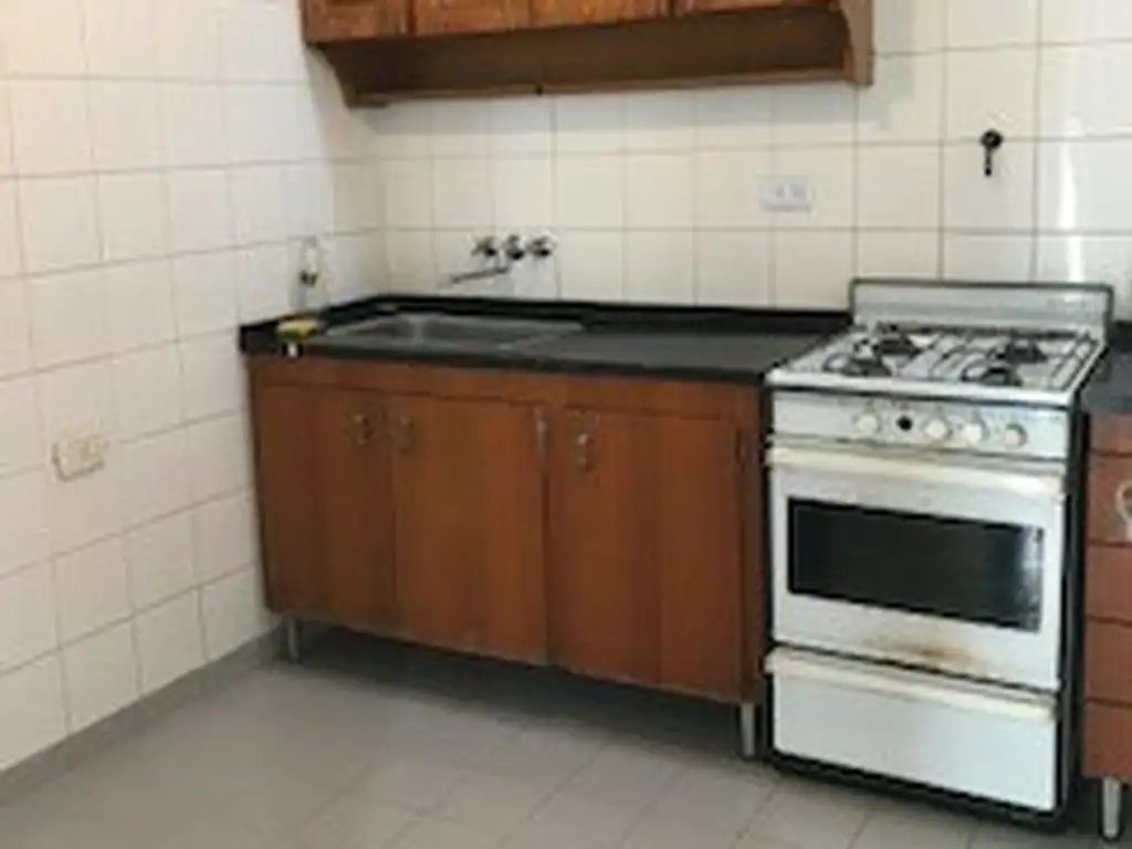 Foto de 2 AMBIENTES TIPO CASA CON PATIO Y TERRAZA SIN EXPENSAS A METROS DE AV, imagen 1