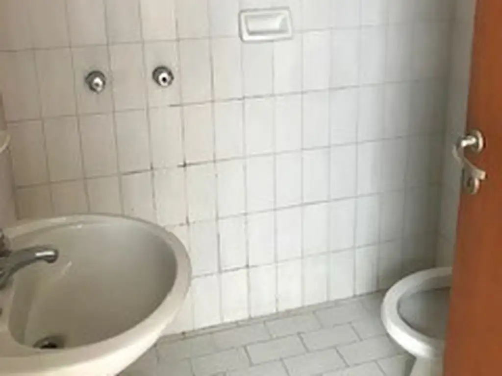 Foto de 2 AMBIENTES TIPO CASA CON PATIO Y TERRAZA SIN EXPENSAS A METROS DE AV, imagen 3