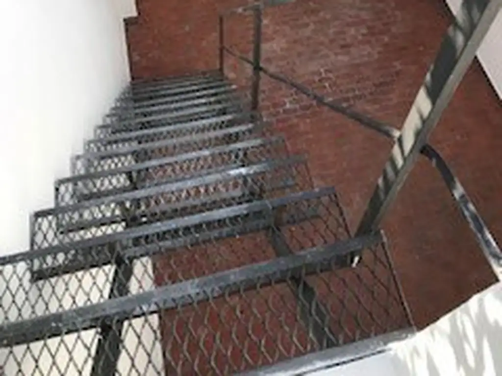 Foto de 2 AMBIENTES TIPO CASA CON PATIO Y TERRAZA SIN EXPENSAS A METROS DE AV, imagen 4