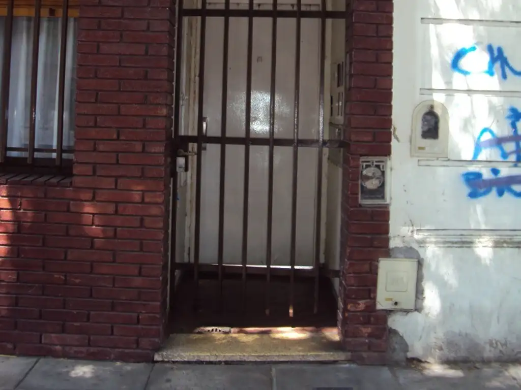 Foto de 2 AMBIENTES TIPO CASA CON PATIO Y TERRAZA SIN EXPENSAS A METROS DE AV, imagen 5