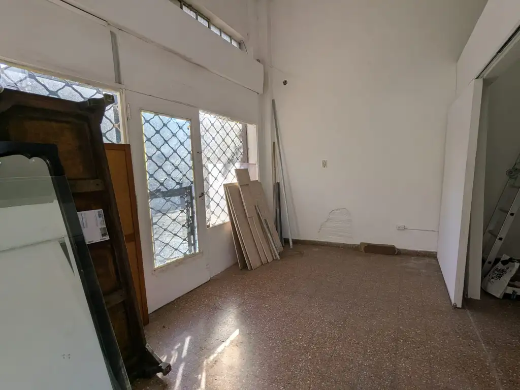 Foto de Local con entrepiso en alquiler - Sin expensas, imagen 4
