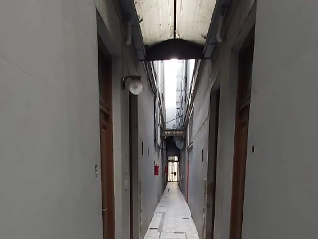 Foto de TIPO CASA DE 5 AMBIENTES EN FLORESTA, imagen 2