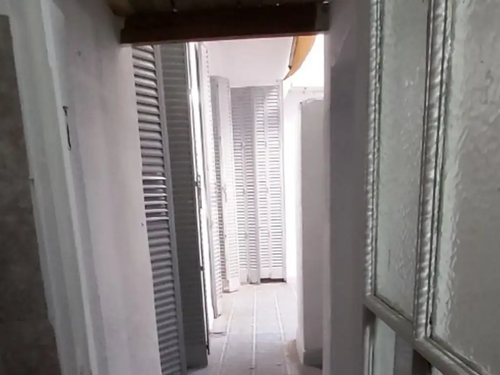 Foto de TIPO CASA DE 5 AMBIENTES EN FLORESTA, imagen 3