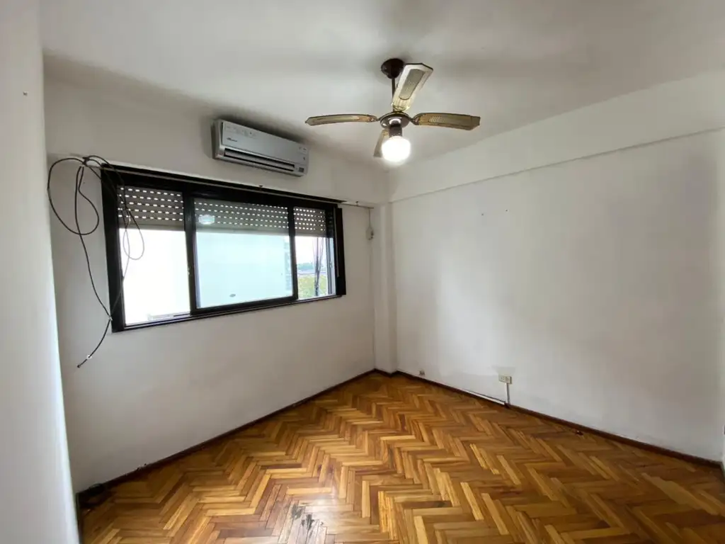 Foto de Departamento de 2 ambientes espaciosos con balcon cubierto y vista, imagen 4