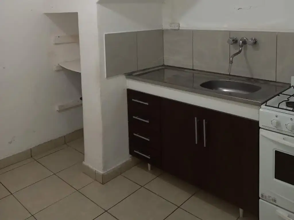 Foto de Departamento 1 dormitorio planta baja fondo, imagen 2