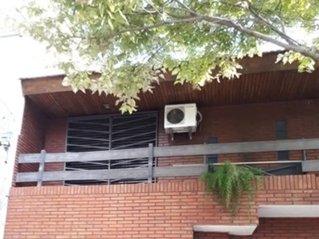 Foto de Casa 5 Amb Lote propio 2 plantas Fondo Garaje 3 bañ, imagen 1