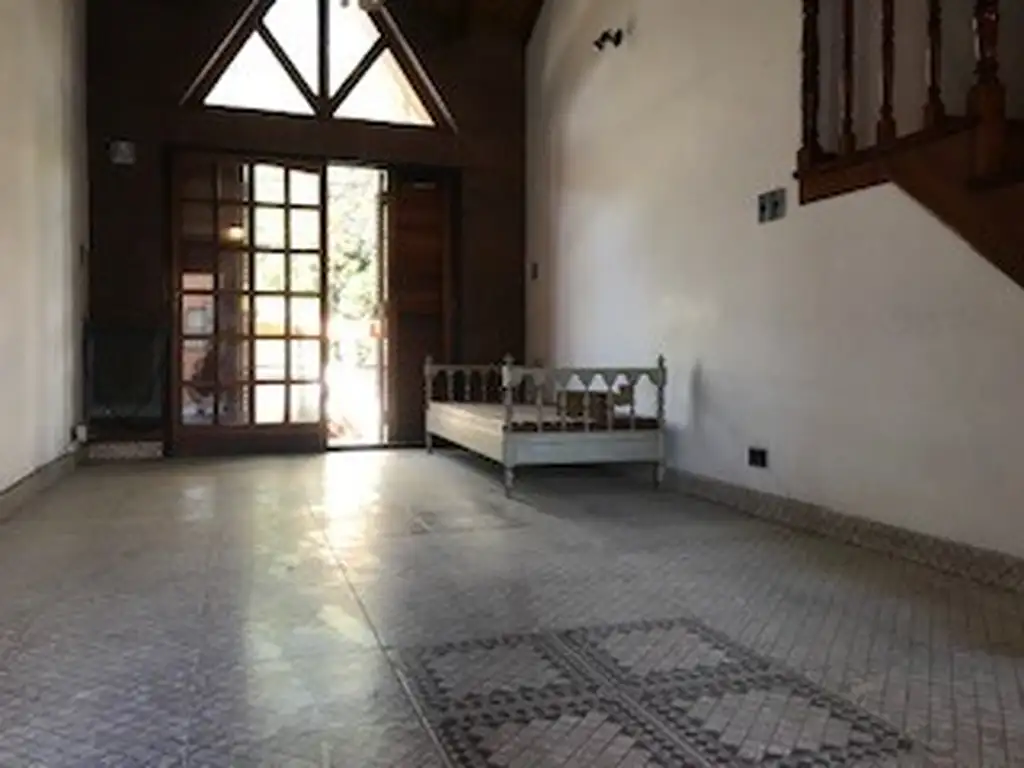 Foto de EXC PISO SIN EXPENSAS 4 AMBIENTES AMPLIOS FRENTE CON QUINCHO PARRILLA, imagen 3