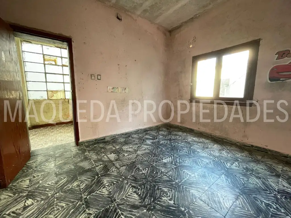 Foto de CASA CON DOS DTOS 3 AMB EN BLOCK PARA ARREGLAR, imagen 5