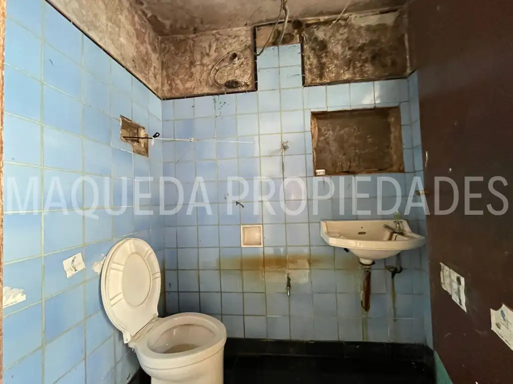 Foto de CASA CON DOS DTOS 3 AMB EN BLOCK PARA ARREGLAR, imagen 3