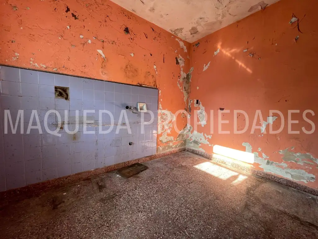 Foto de CASA CON DOS DTOS 3 AMB EN BLOCK PARA ARREGLAR, imagen 4