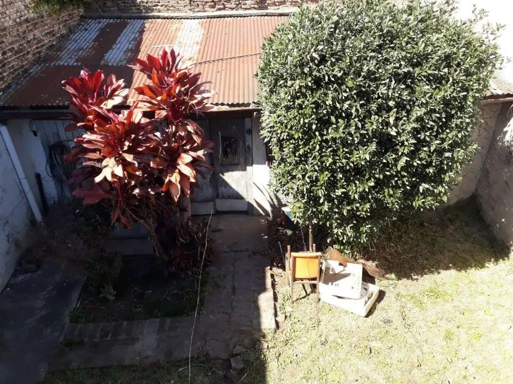 Foto de CASA CON DOS DTOS 3 AMB EN BLOCK CON FONDO LIBRE 45 MTS, imagen 5