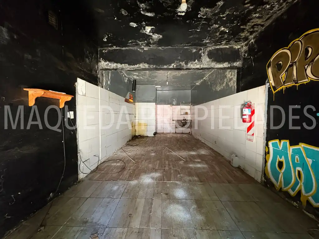 Foto de CASA C/ENTRADA PARA VARIOS AUTOS, QUINCHO Y LOCAL ¡ REBAJADO !, imagen 3