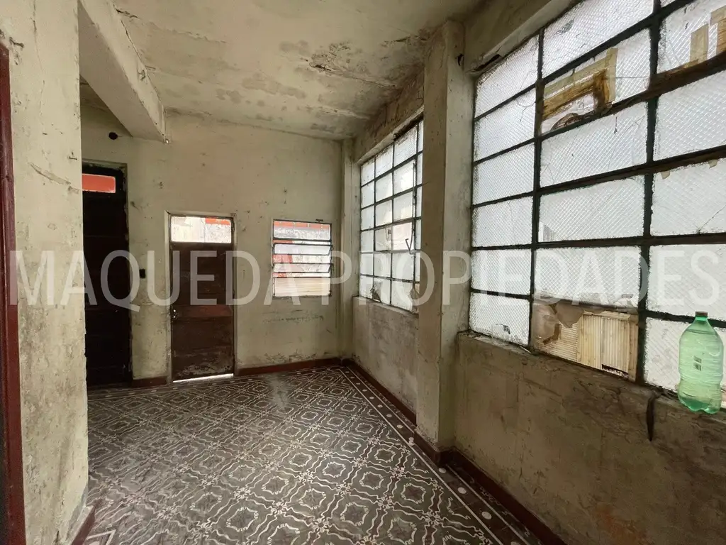 Foto de CASA CON DOS DEPARTAMENTOS EN BLOCK A ARREGLAR, imagen 1
