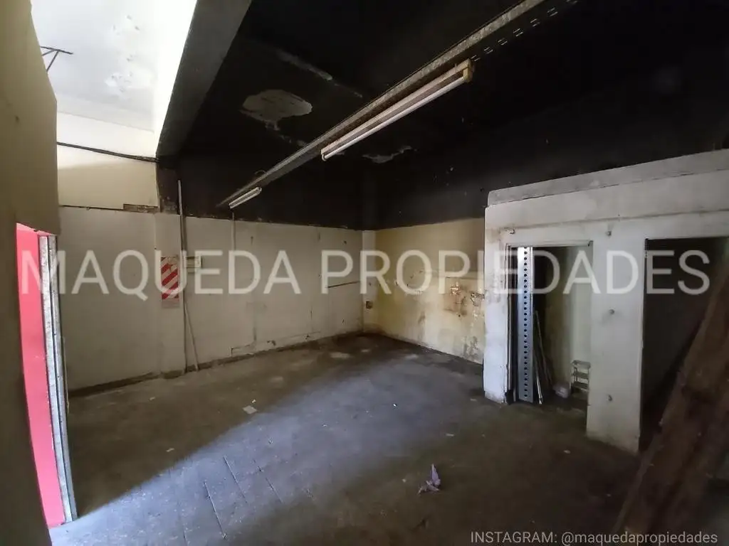 Foto de LOCAL 50 M2 CON GAS SOBRE AV. OLIVERA PRECIO REBAJADO, imagen 1
