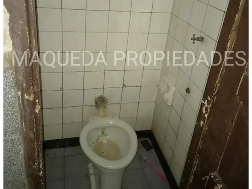 Foto de LOCAL 50 M2 CON GAS SOBRE AV. OLIVERA PRECIO REBAJADO, imagen 3