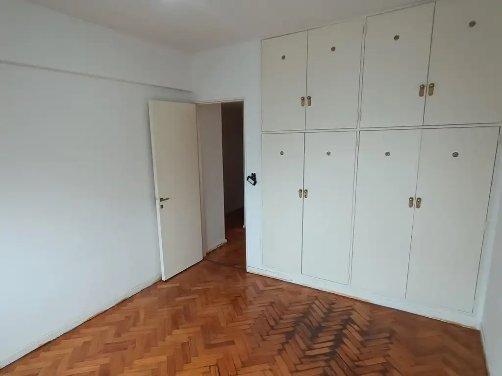 Foto de EXCELENTE DEPARTAMENTO 4 AMB C/DEP A/PROFES ESQ AV CORRIENTES Y, imagen 2