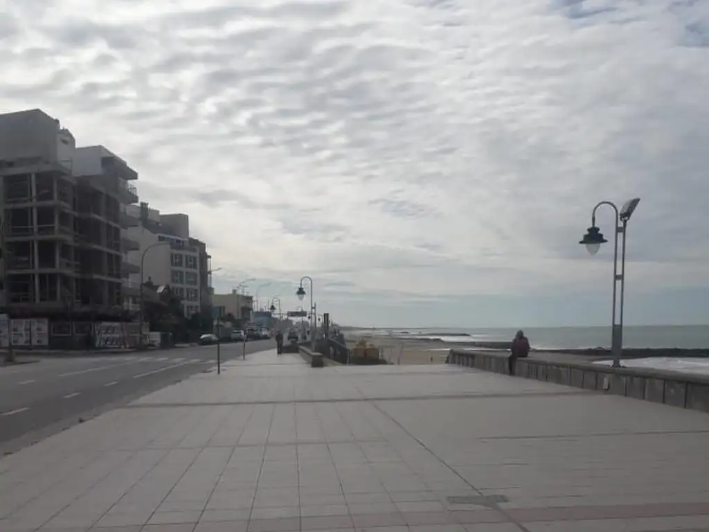 Foto de dto frente al mar zona la perla retasado, imagen 4