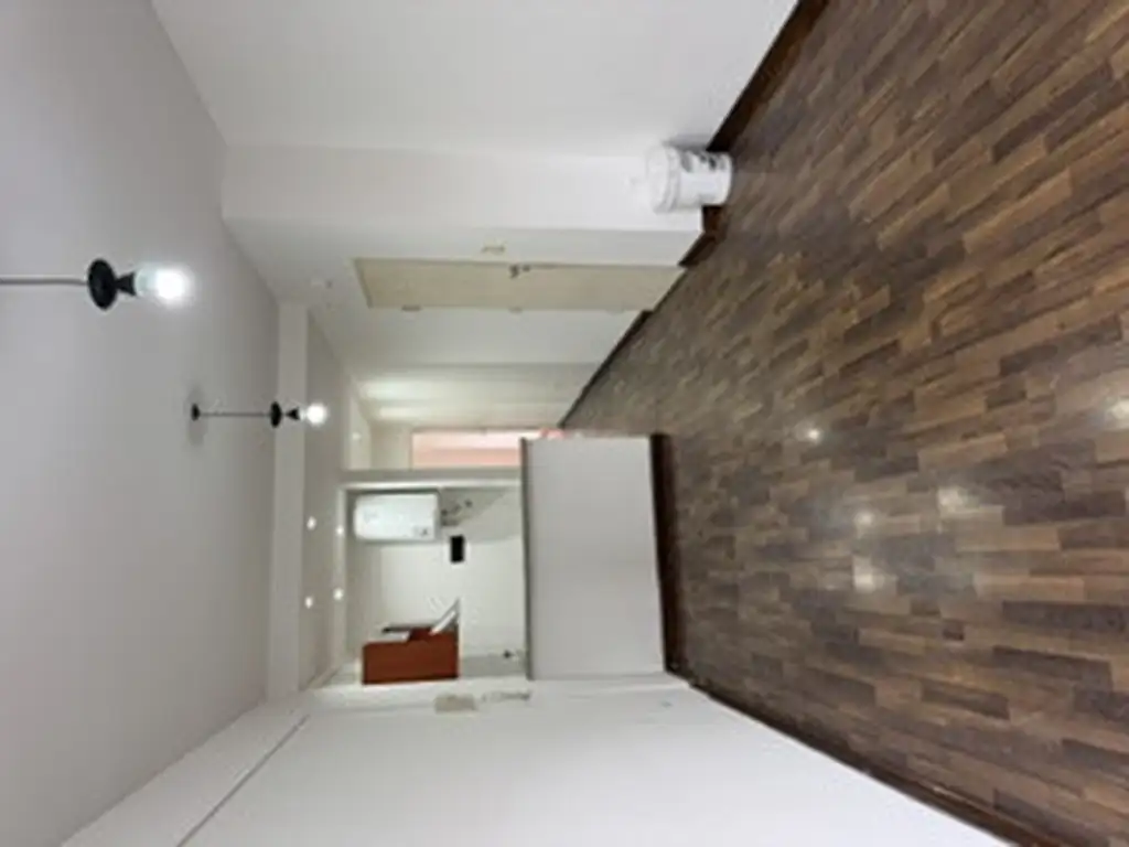 Foto de IMPERDIBLE SEMIPISO DE 2 AMB. CON BALCÓN AL FRENTE PRIMER PISO RECIÉN, imagen 4
