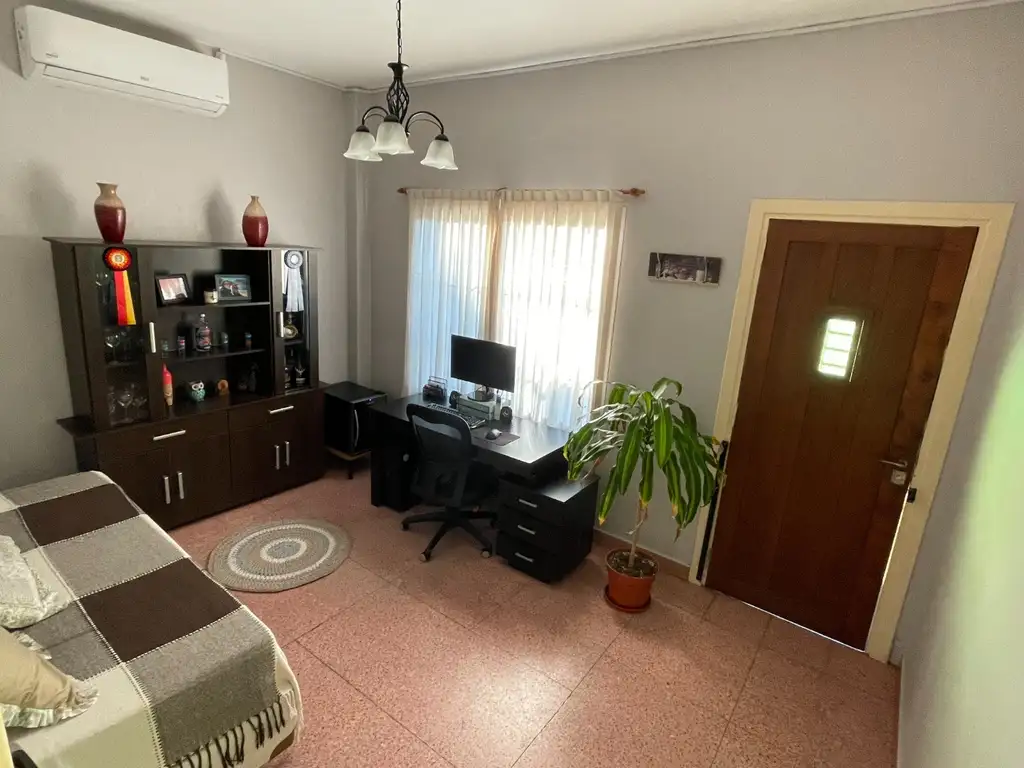 Foto de EXCELENTE CASA PH 3 AMBIENTES PLANTA BAJA, A 4 CUADRAS DE ESTACIÓN., imagen 3