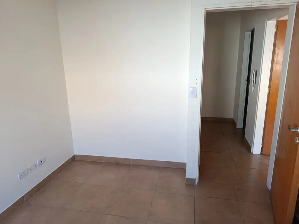Foto de Excelente duplex de tres ambientes con cochera para un auto., imagen 4