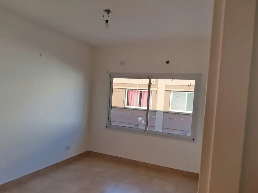 Foto de Excelente duplex de tres ambientes con cochera para un auto., imagen 5