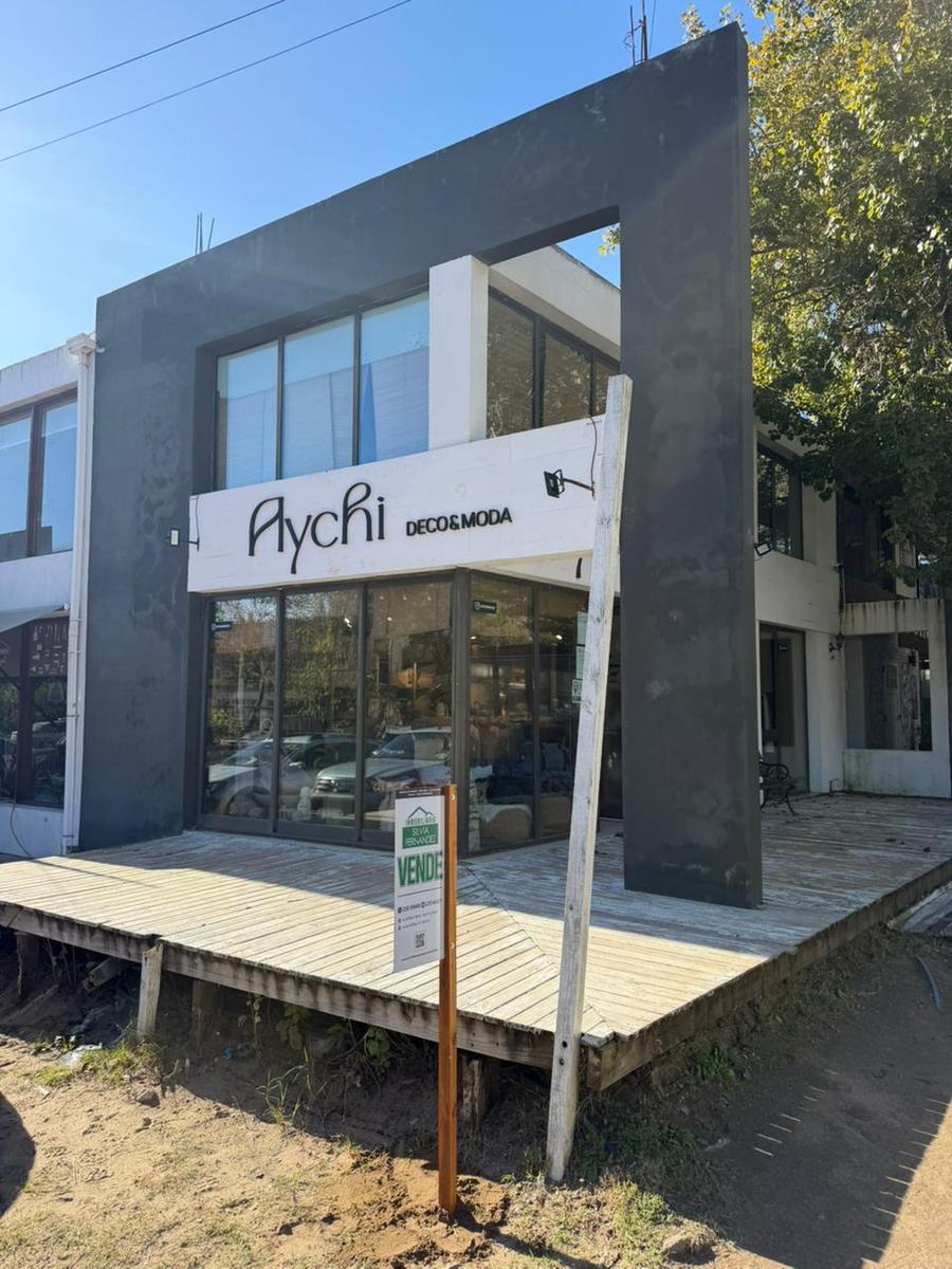 Oportunidad local en venta