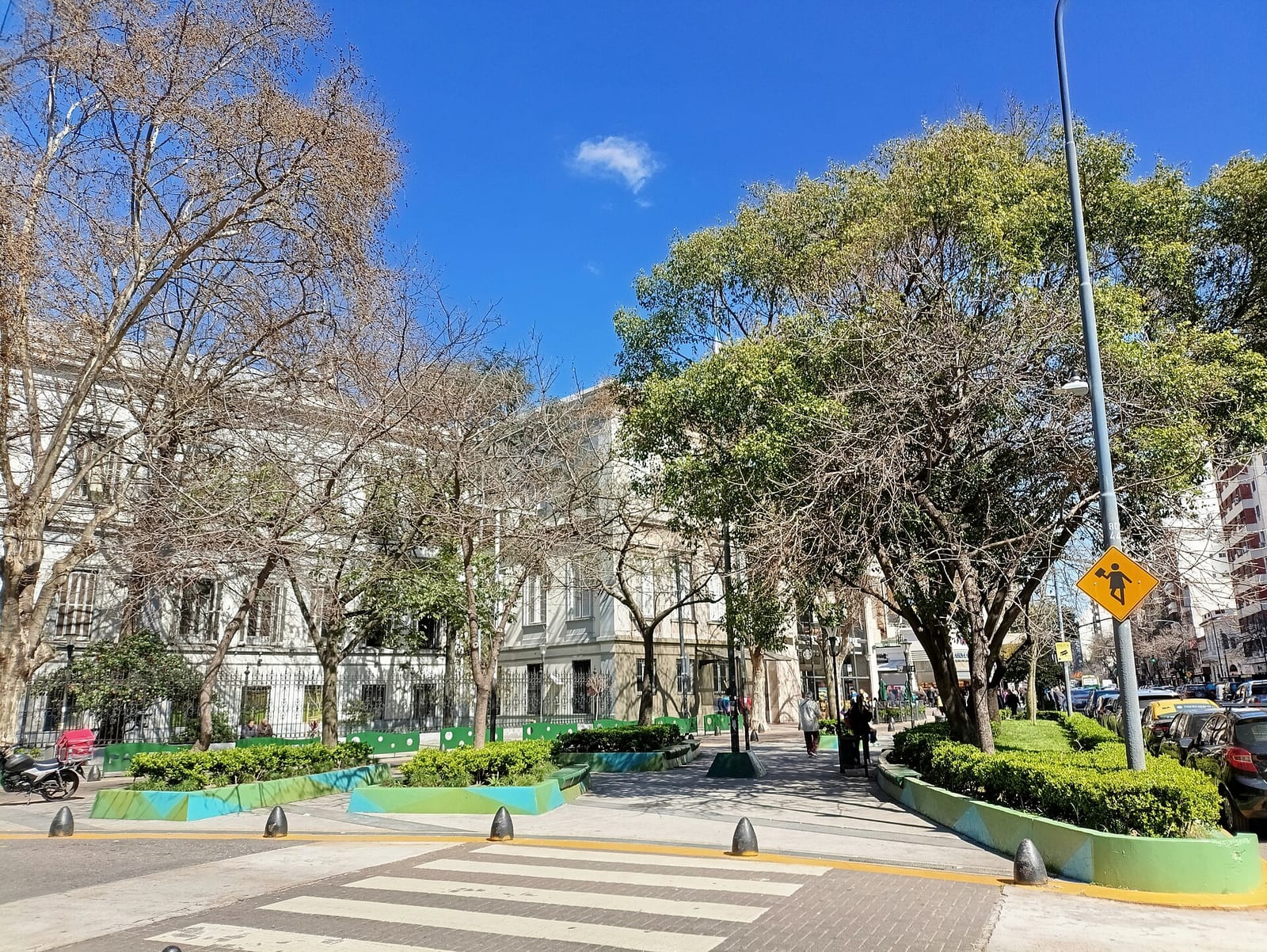 Plazoleta Paseo de la Victoria, en el barrio de Almagro, Buenos Aires