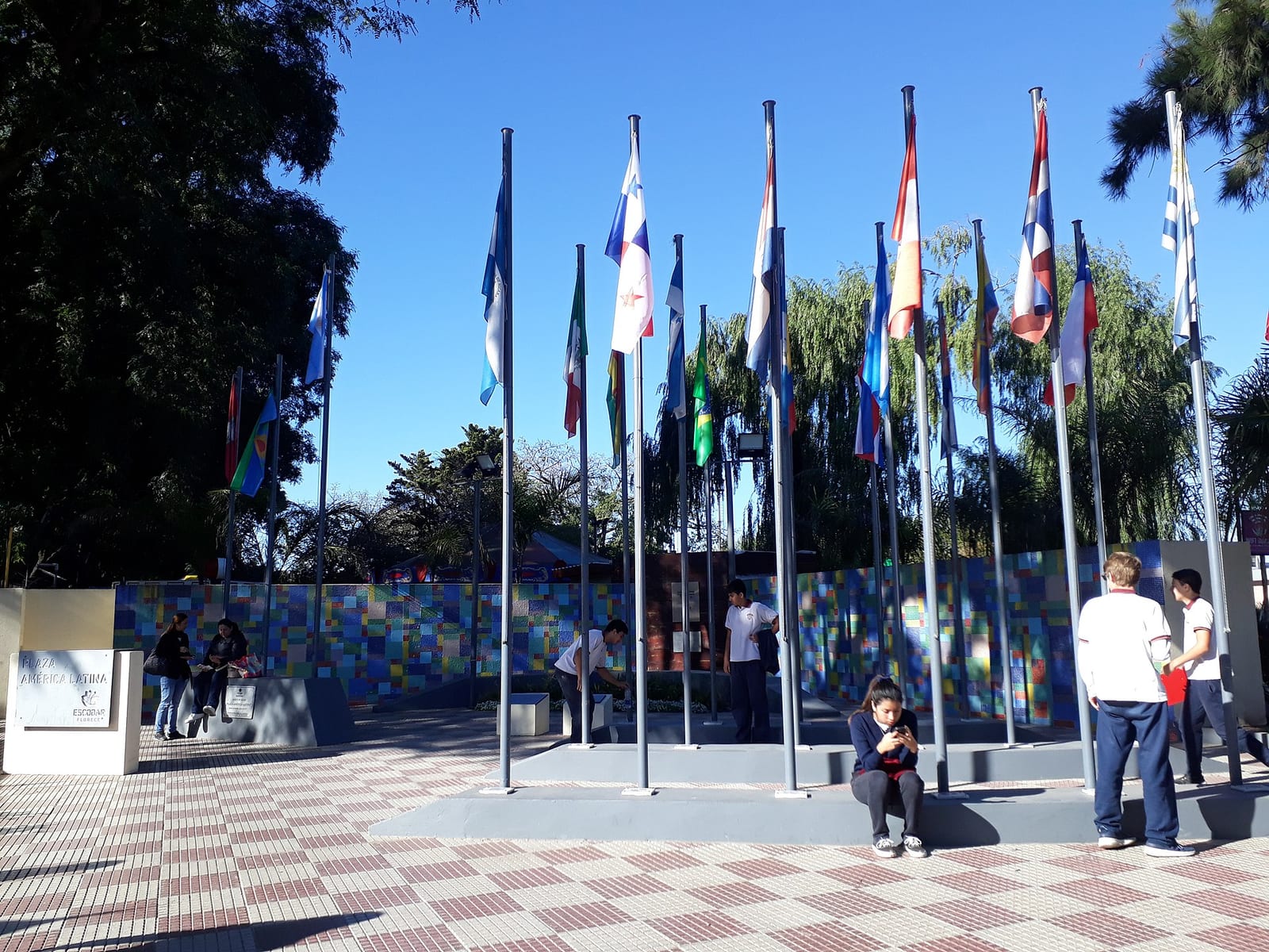 Plaza América Latina de Belén de Escobar, Capital Nacional de la Flor