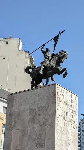 Monumento al Cid Campeador en la plazoleta de Caballito, Buenos Aires