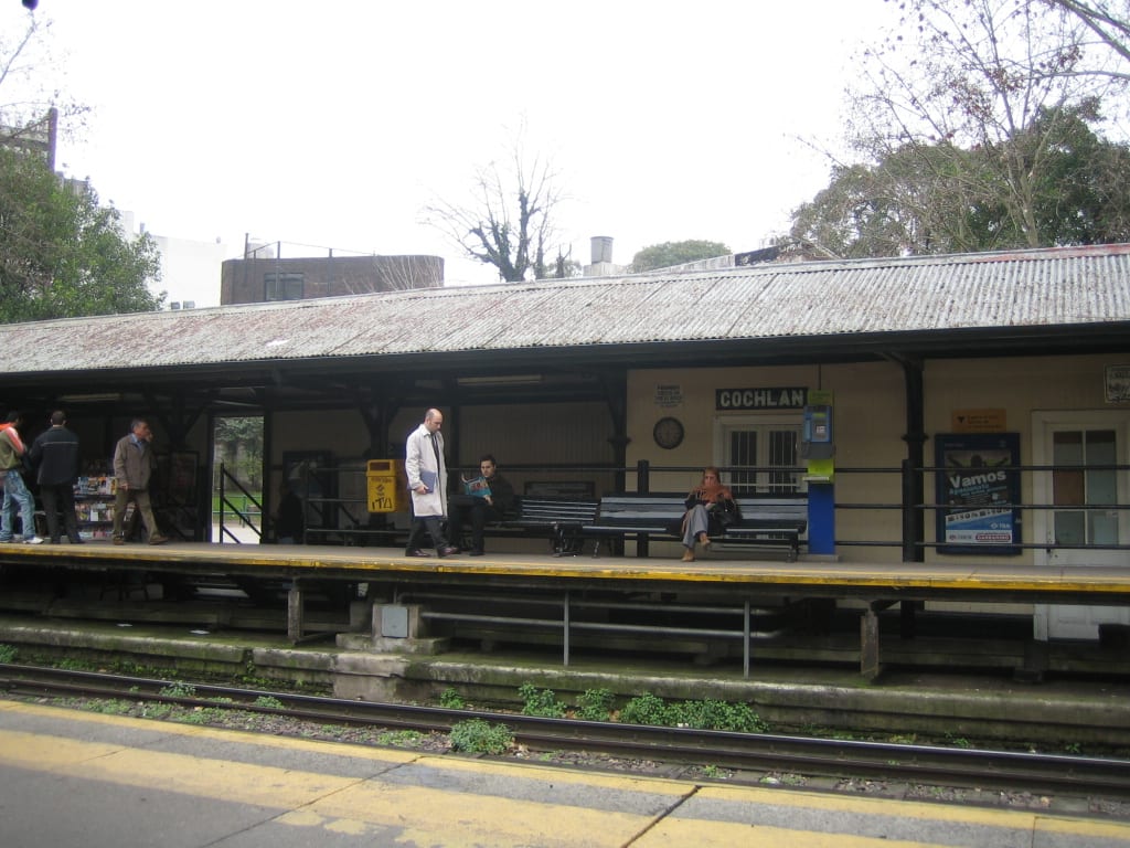 Estación Coghlan del Ferrocarril Mitre, joya de la arquitectura inglesa ferroviaria de 1891