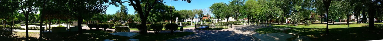 Plaza Alvear en el centro de Don Torcuato
