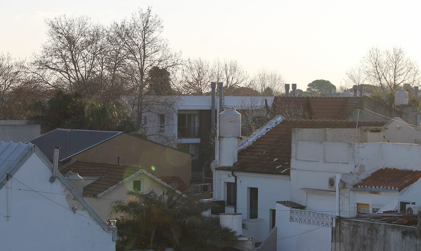 Perfil urbano de Florida, Buenos Aires Province, con edificios residenciales