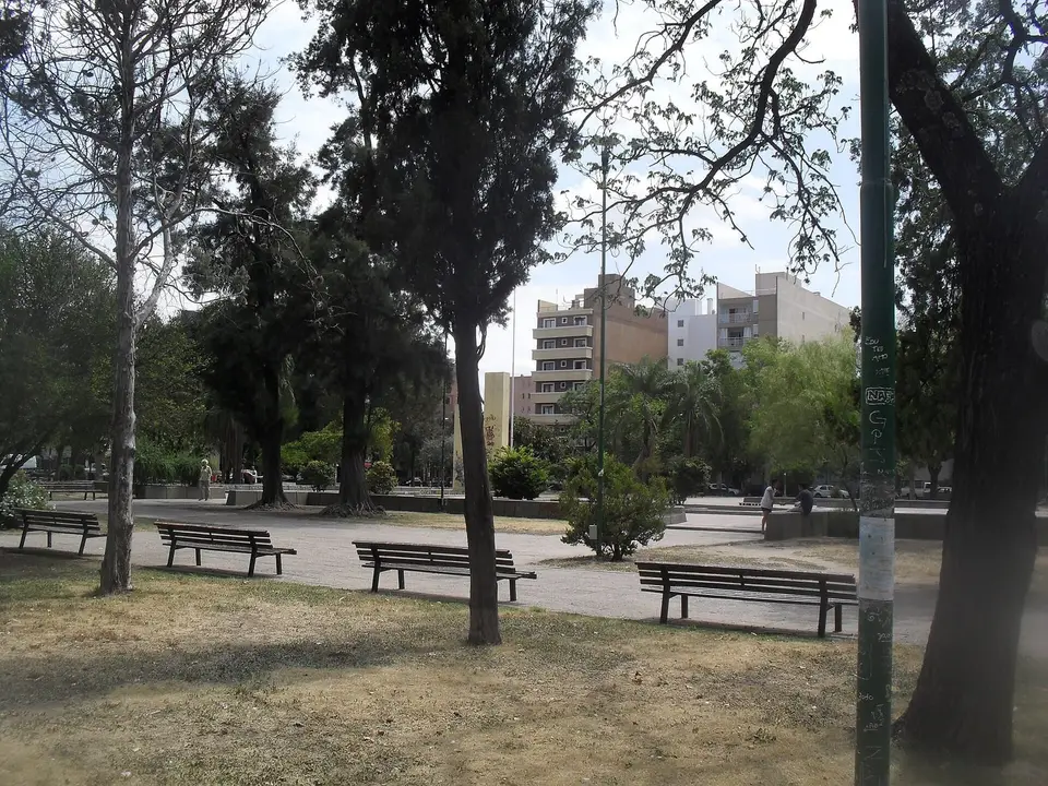 Plaza Alberdi en el Barrio General Paz, Córdoba