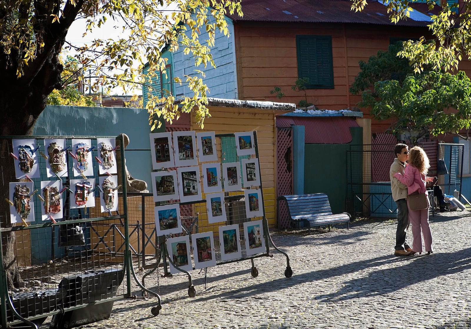Las casas de chapa pintadas de colores en el pasaje Caminito, emblema de La Boca