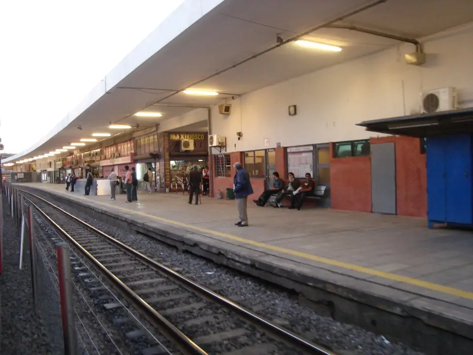 Edificio principal de la estación Boulogne Sur Mer del Ferrocarril General Belgrano, en el límite este de la zona de La Horqueta, partido de San Isidro