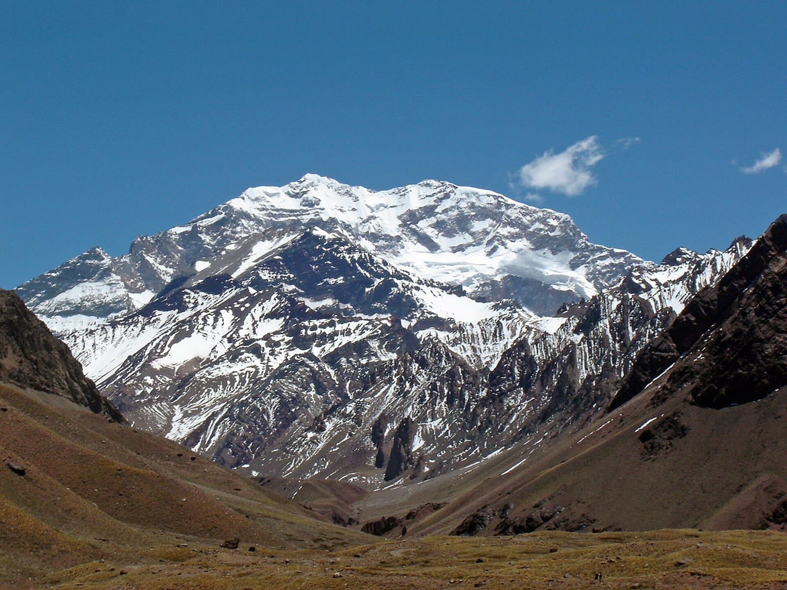 Cerro Aconcagua (6.962 m), visto desde el ingreso al Parque Provincial Aconcagua, Las Heras