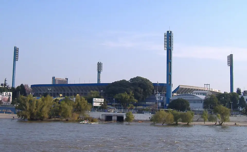 Estadio Gigante de Arroyito, hogar de Rosario Central, visto desde el río Paraná