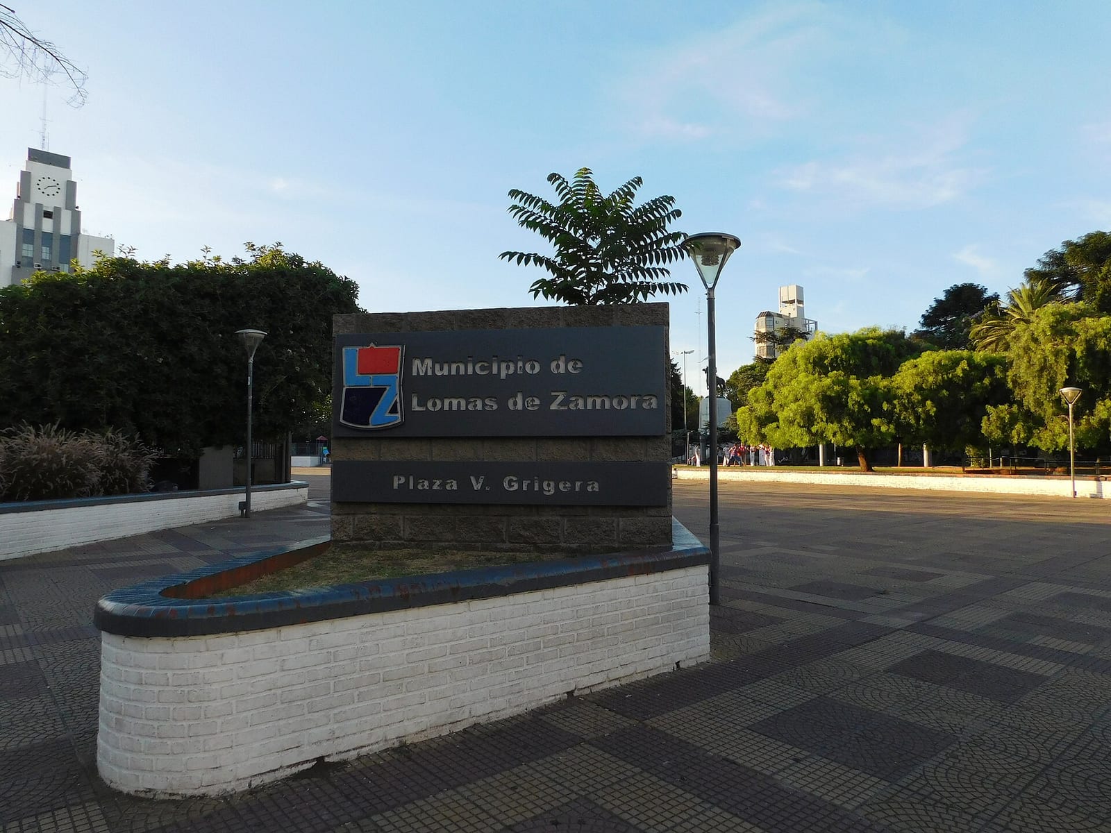 Plaza Victorio Grigera, espacio verde central de Lomas de Zamora