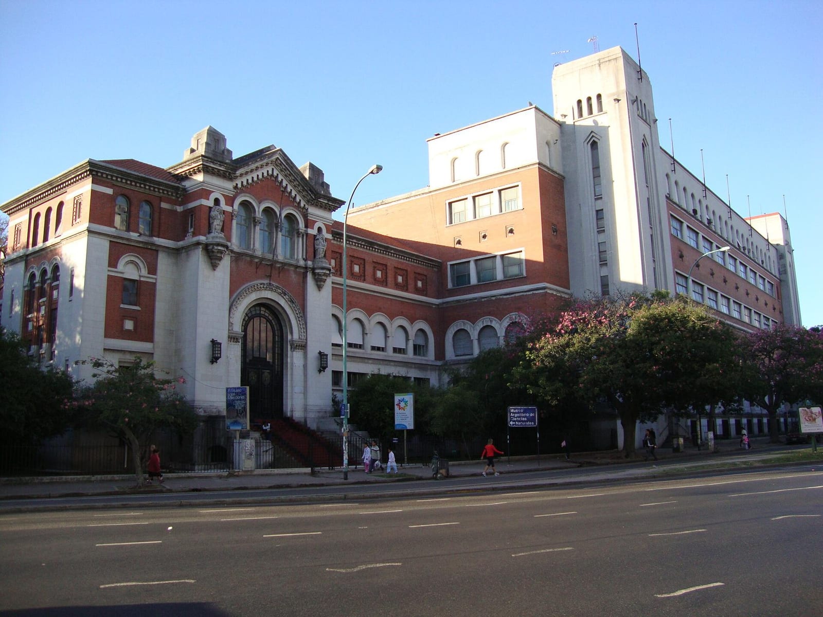 Museo Argentino de Ciencias Naturales Bernardino Rivadavia en el Parque Centenario