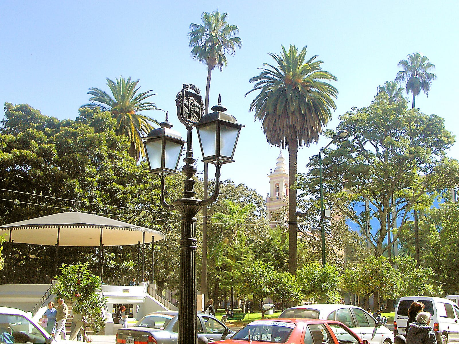 Plaza 9 de Julio en el centro de Salta Capital