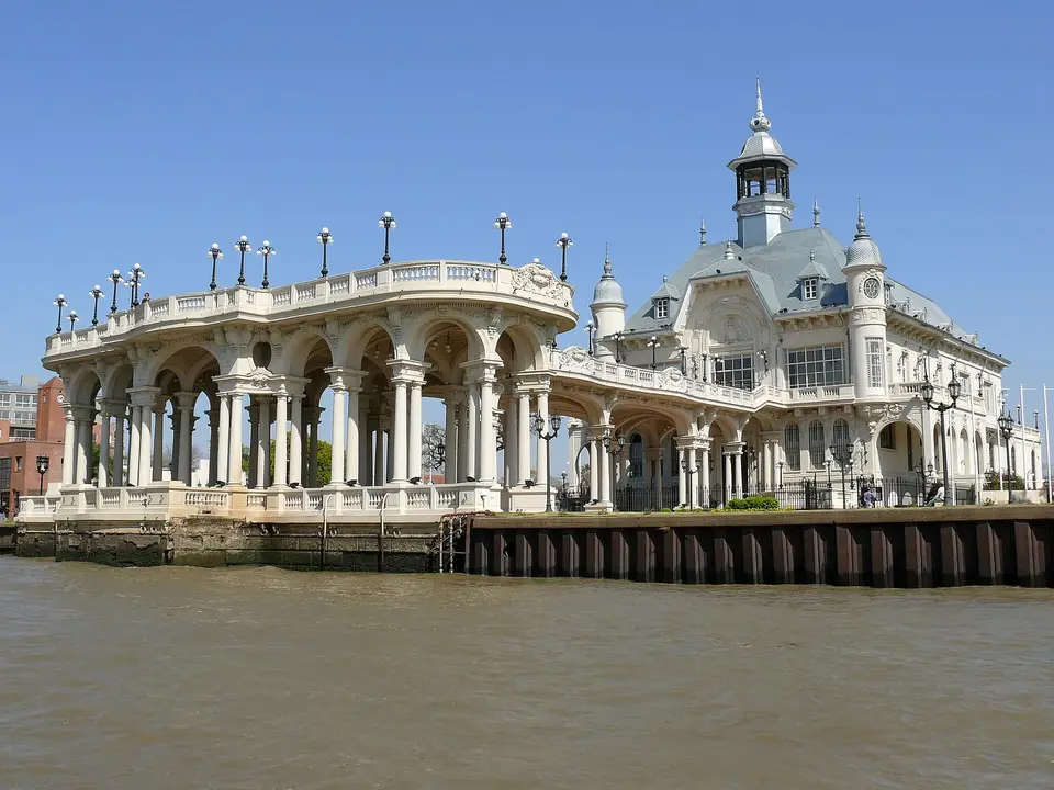 Museo de Arte de Tigre visto desde el Río Luján