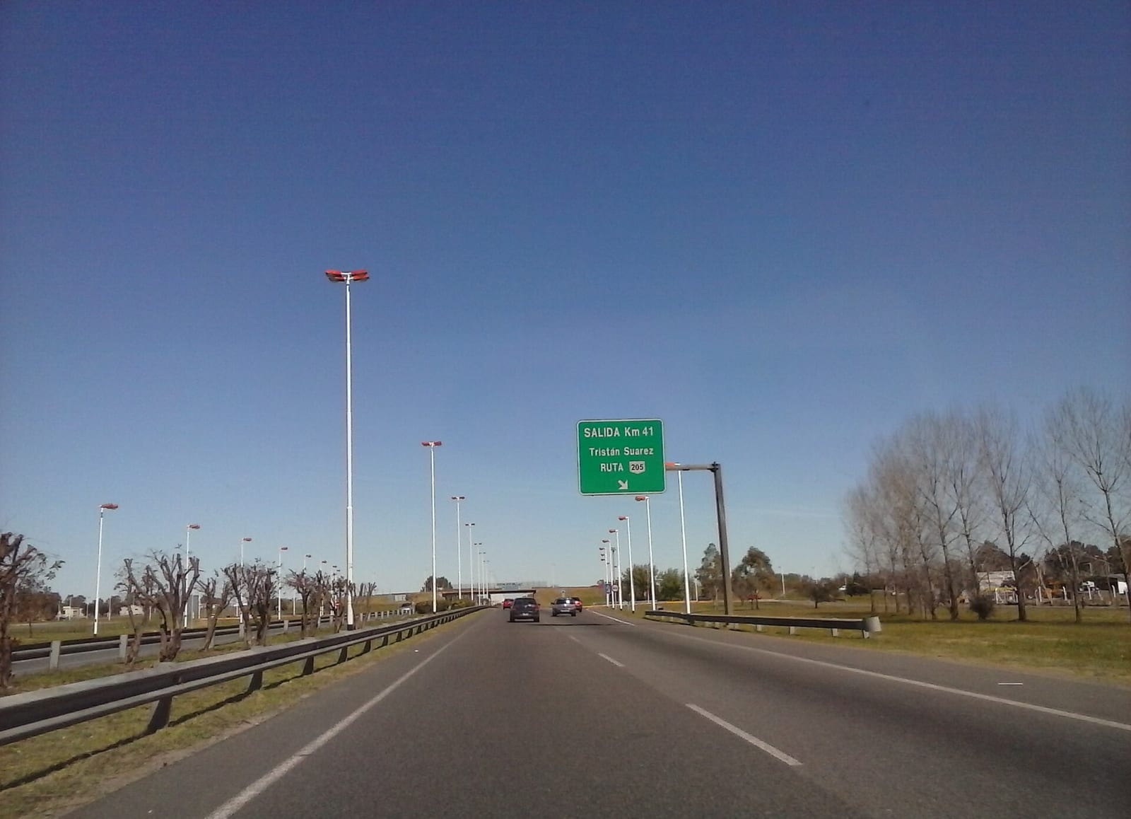 Autopista Ezeiza-Cañuelas a la altura del kilómetro 41, salida a Tristán Suárez