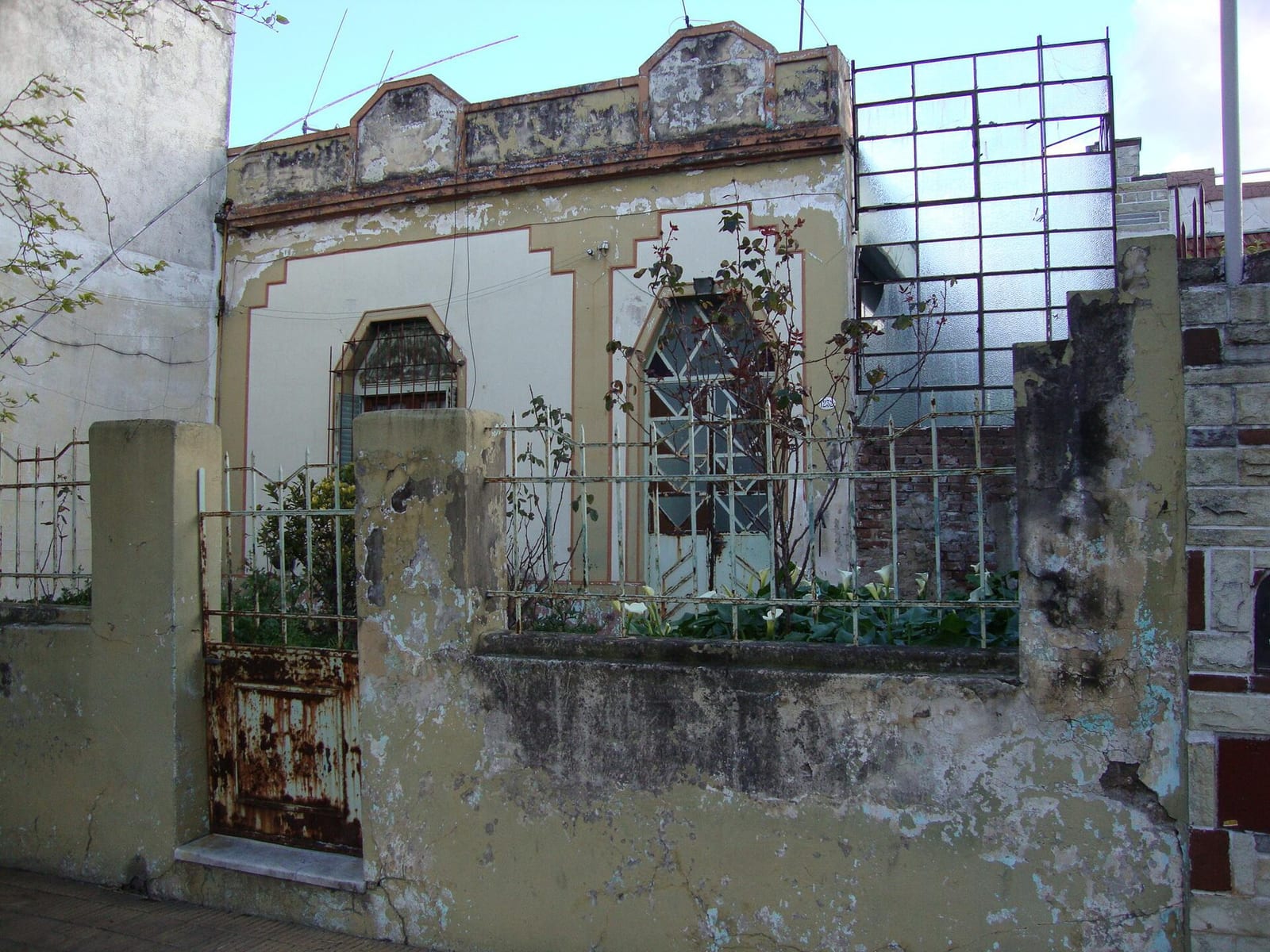 Casa de Mamá Cora en Echenagucía 1232, locación de la película argentina 'Esperando la Carroza' (1985)