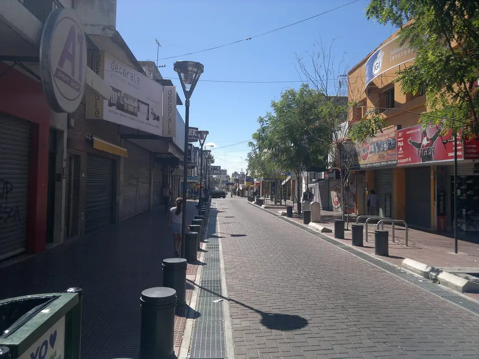 Peatonal Constitución, la principal calle peatonal de Victoria
