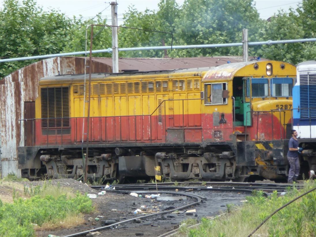 Locomotora 5287 en los talleres ferroviarios de Victoria