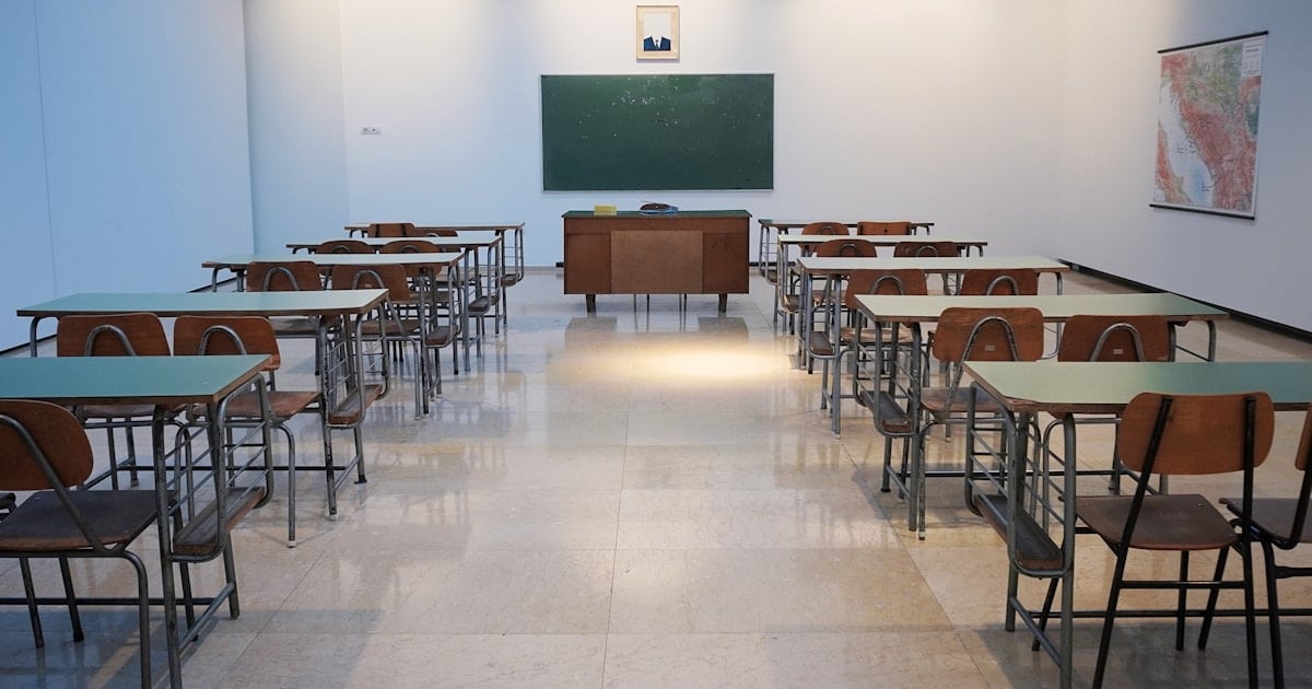 Entrada de escuela en el barrio de Almagro, Buenos Aires