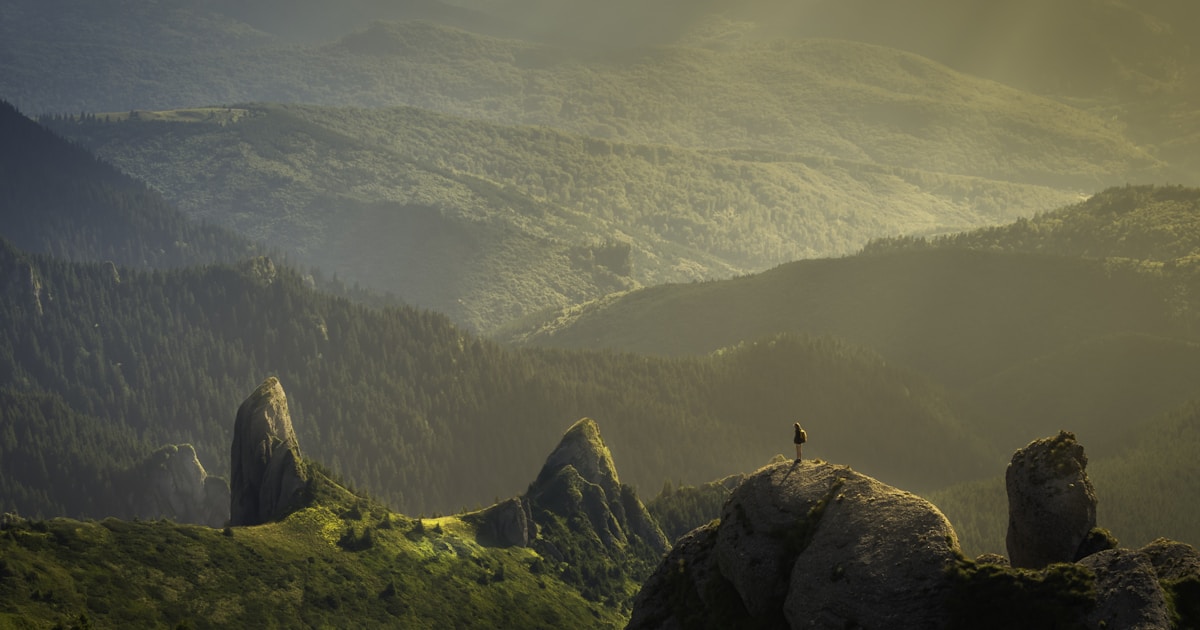 Paisaje de montañas y viñedos en la provincia de San Juan
